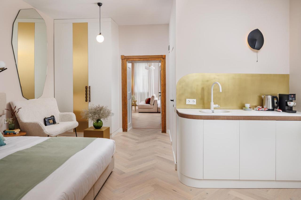 Aries' Collection Luxury Suites Braşov Esterno foto