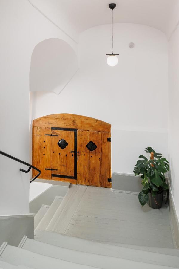 Aries' Collection Luxury Suites Braşov Esterno foto