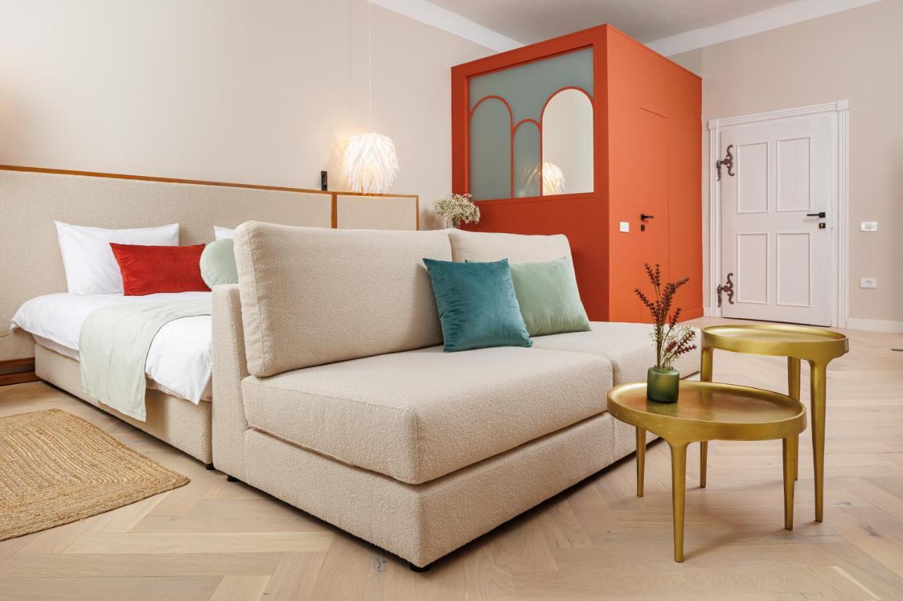 Aries' Collection Luxury Suites Braşov Esterno foto